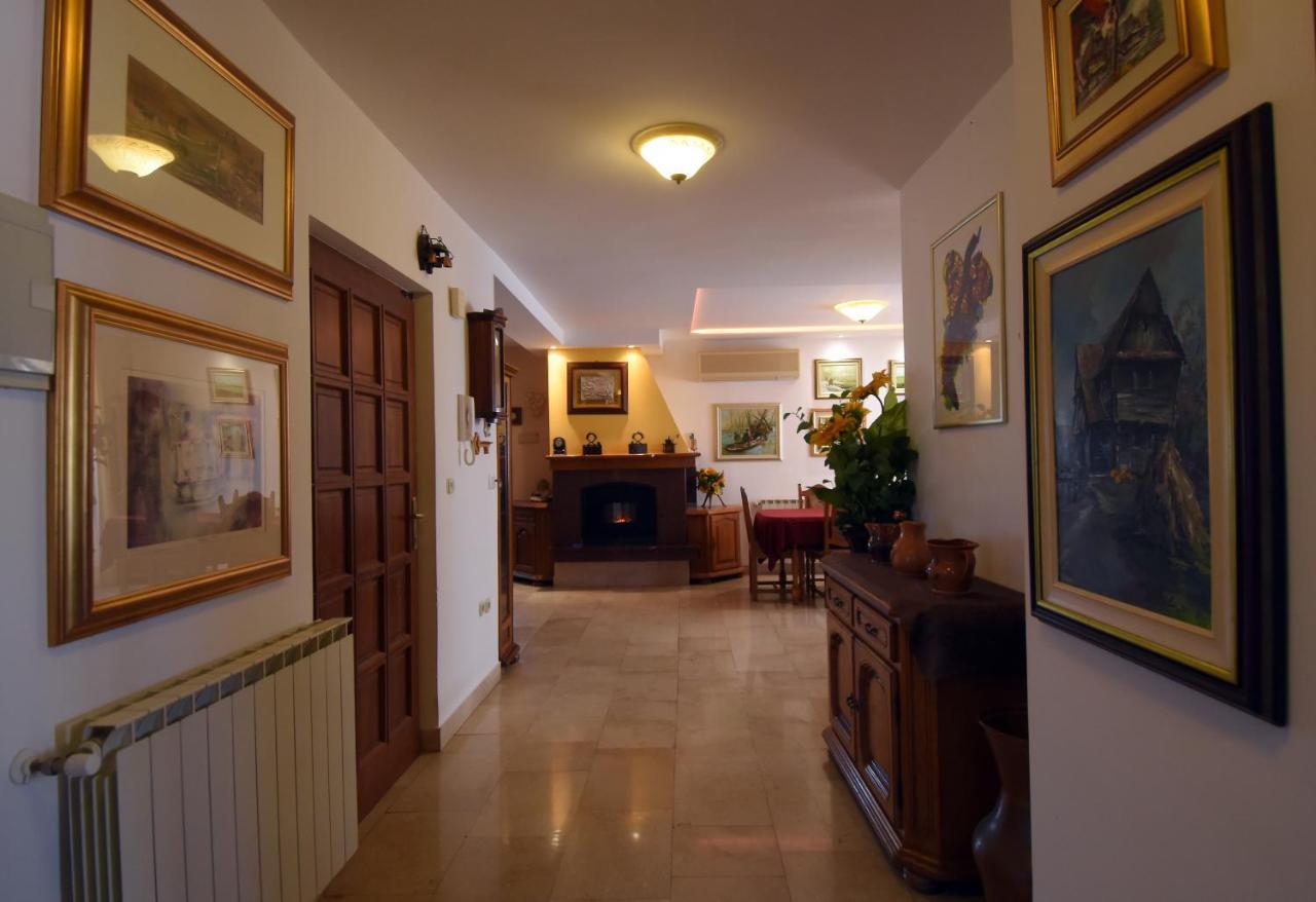 Gallery Premium 99 Near Ammphiteatre With Garage 5 Days And More Gratis Appartement Pula Buitenkant foto